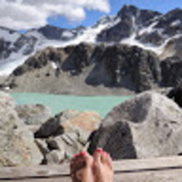 Meet your Posher, Nicole - Picture 1 of 1